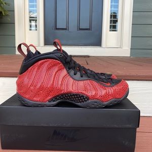Air Foamposite One Lava 314996-014 Red Black Mens